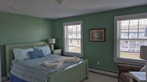 6 bedrooms, iron/ironing board, free WiFi, bed sheets