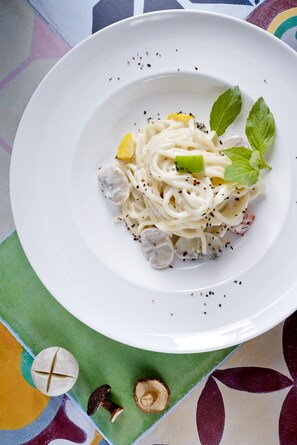 Breakfast, lunch and dinner served - Shenzhen FY Hotel (Shenzhen)