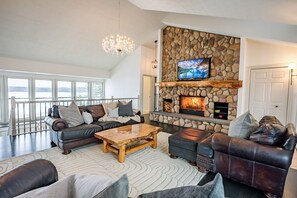 Smart TV, fireplace, video games, DVD player -  ADIRONDACK LUXURY LAKE ESTATE: POOL & HOT TUB! NEWLY RENOVATED! (Remsen)