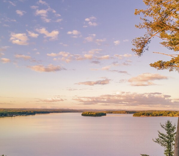 ADIRONDACK LUXURY ESTATE BEACH & POOL & HOT TUB! NEW! Remsen Vrbo