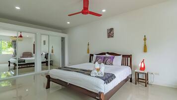 8 Bedrooms Pool Villa | 8 phòng ngủ, két bảo mật tại phòng, trang trí khác biệt