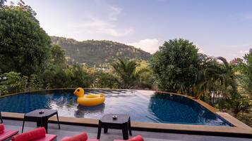 8 Bedrooms Pool Villa | Terrace/patio