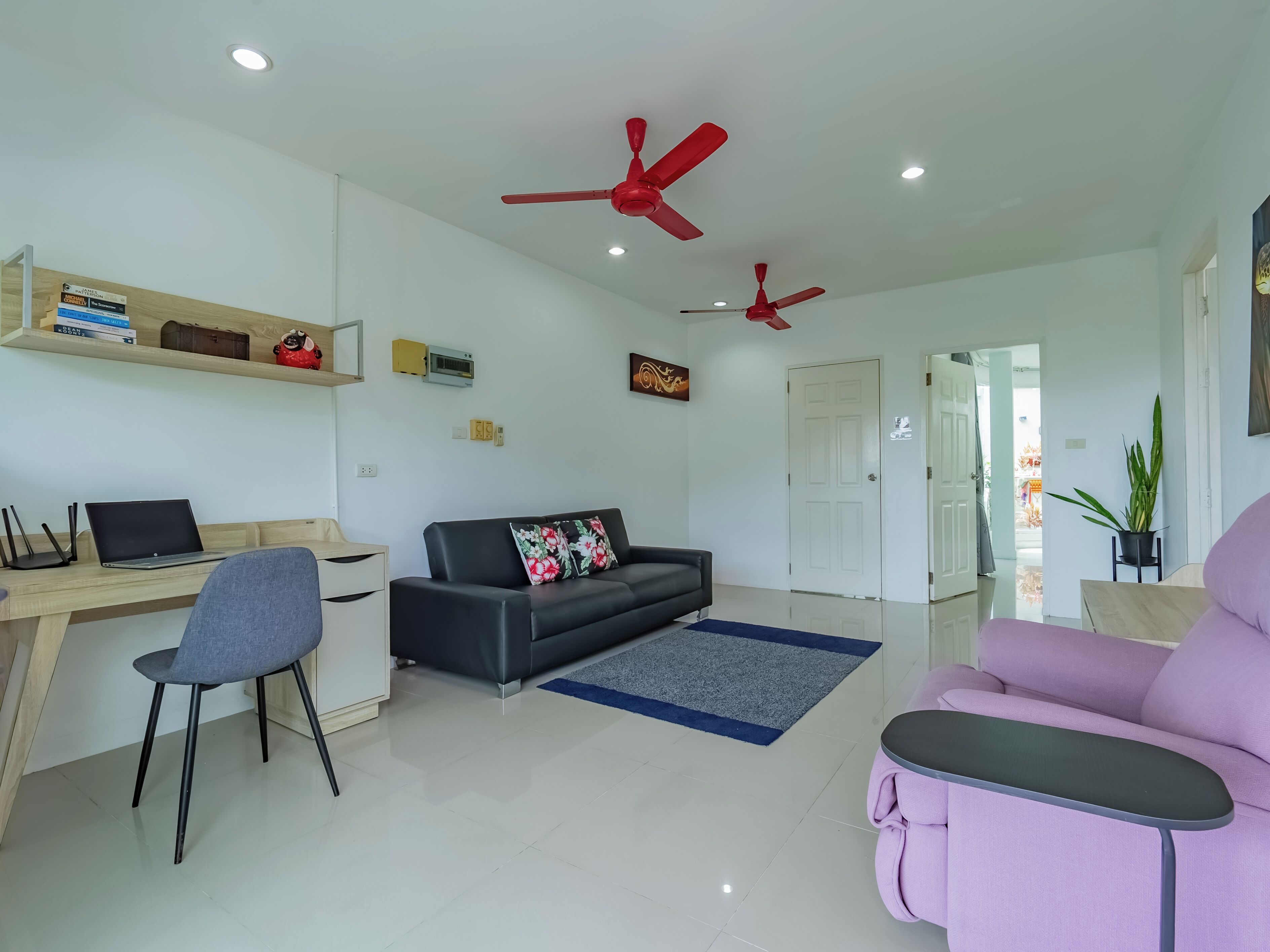 8 Bedrooms Pool Villa | In-room business centre