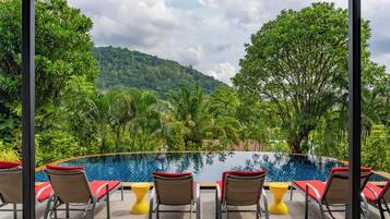 8 Bedrooms Pool Villa | Terrace/patio