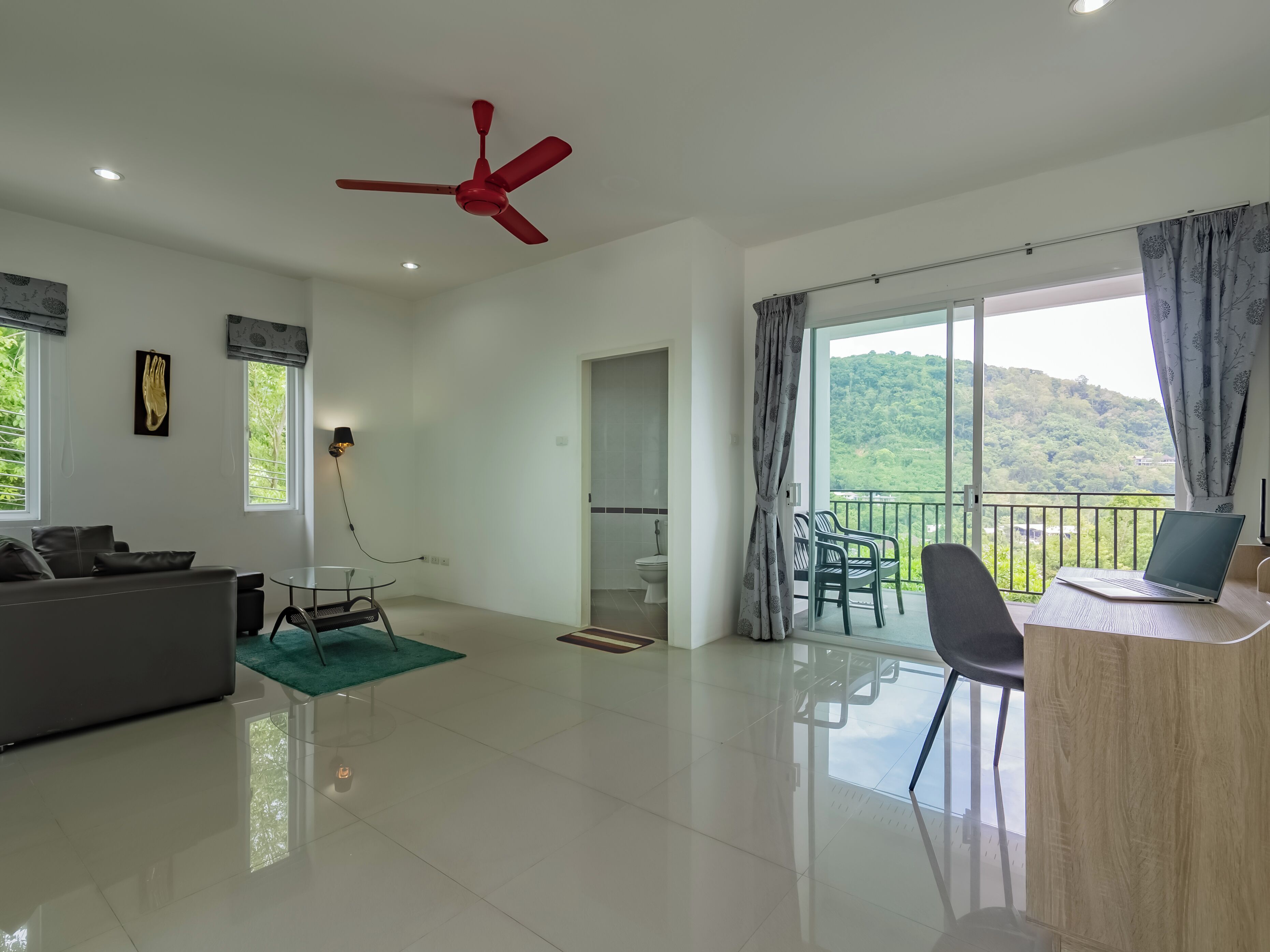 8 Bedrooms Pool Villa | Centro de negocios en la habitación