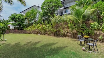 8 Bedrooms Pool Villa | Sports facility