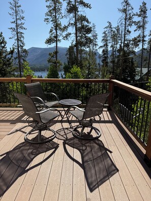 Property grounds - Get away to Grand Lake home, lake views! 5 minutes to town/RMNP! Premiere Host. (Grand Lake)