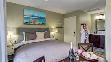 Iron/ironing board, Internet, bed sheets