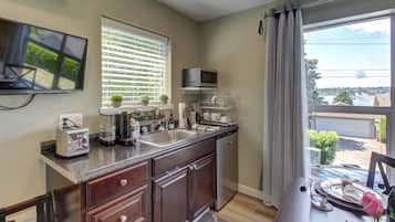 Fridge, microwave, dishwasher, coffee/tea maker