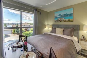 Iron/ironing board, Internet, bed sheets