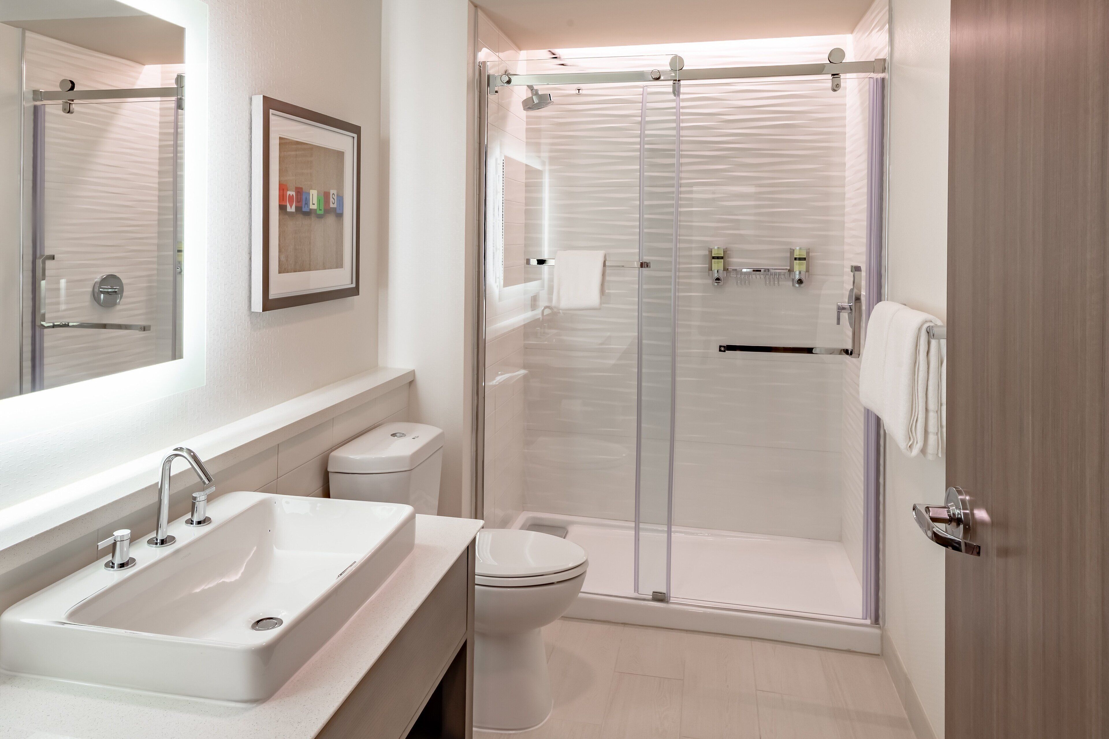 shower, hydromassage showerhead, towels