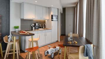 1 dormitori, caixa forta a l'habitació, escriptori i cortines opaques