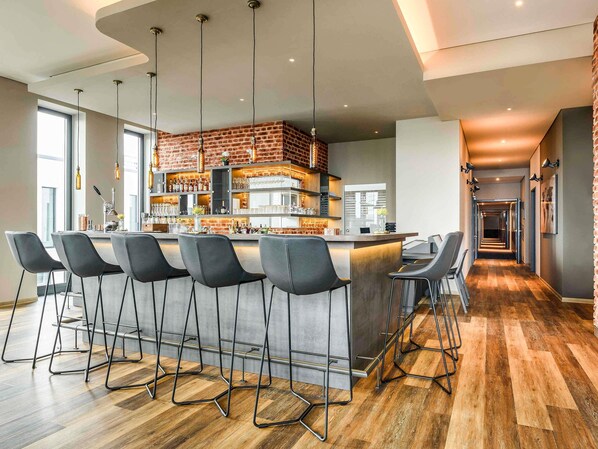 Bar (on property) - Aparthotel Adagio Bremen (Bremen)