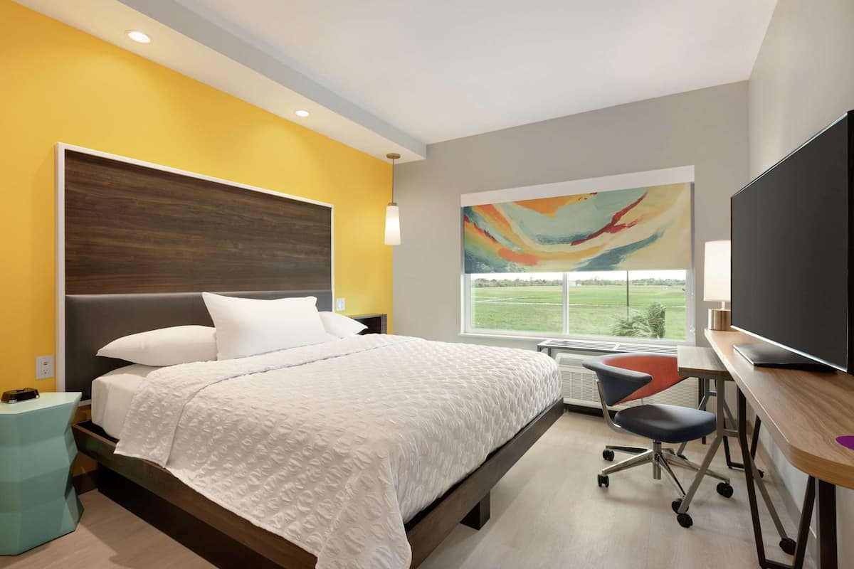Zimmer, 1 King-Bett | Hochwertige Bettwaren, Schreibtisch, Verdunkelungsvorhänge