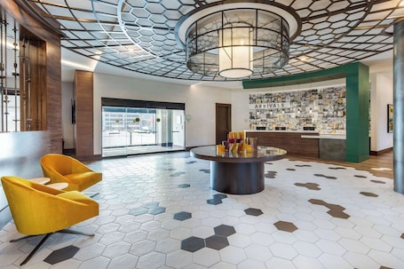 Lobby. Cambria Hotel Arundel Mills - BWI Airport