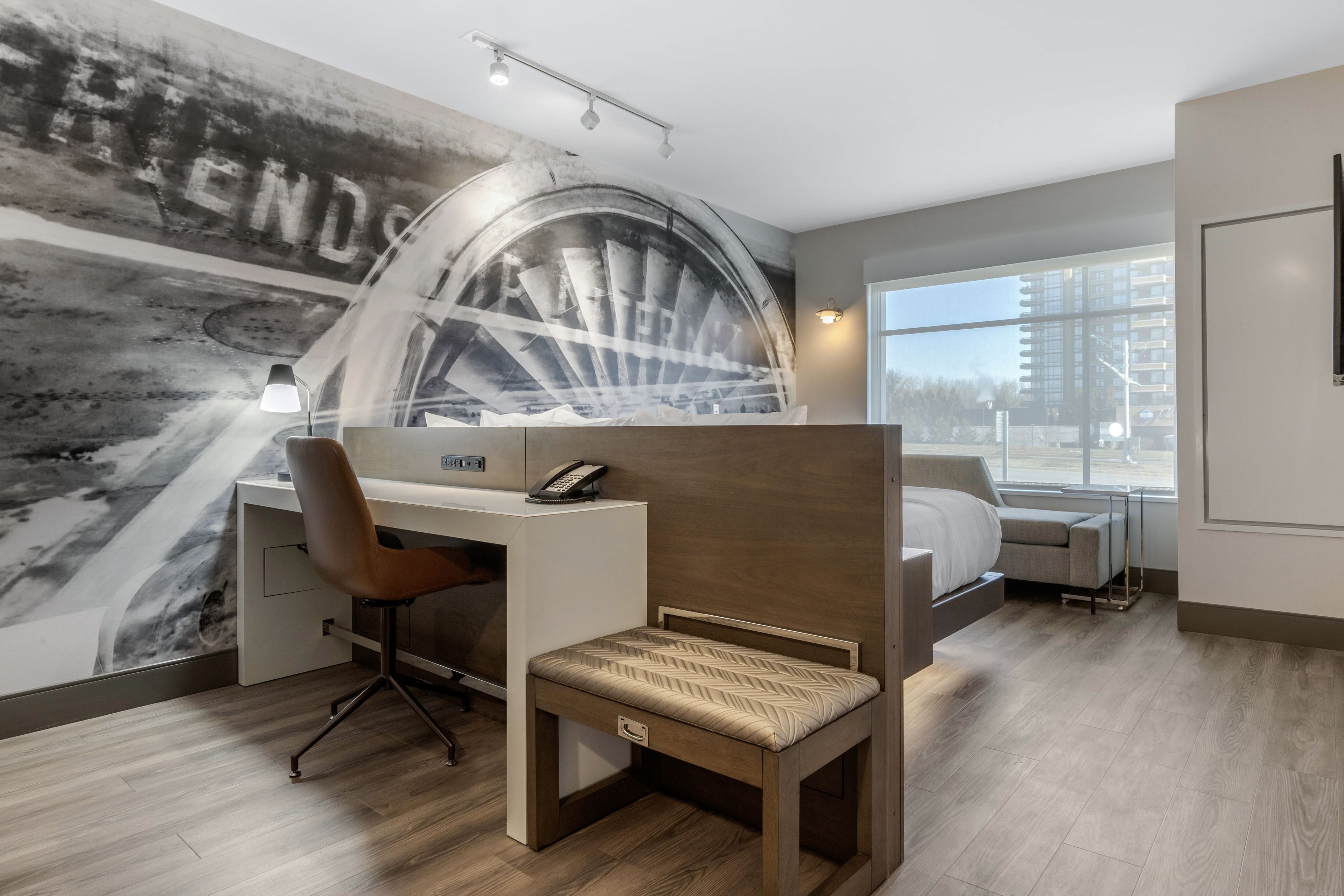 Premium bedding, in-room safe, desk, laptop workspace