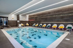 Una piscina techada