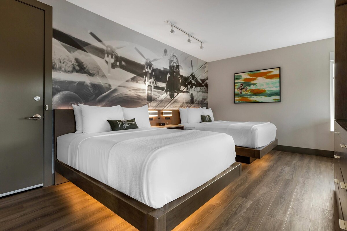 Habitación, 2 camas de matrimonio, accesible para personas con discapacidad, no fumadores | Ropa de cama de alta calidad, caja fuerte, escritorio