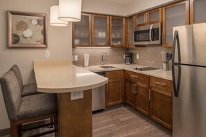 In-room safe, desk, laptop workspace, blackout drapes - Staybridge Suites Hillsboro North by IHG (Hillsboro)