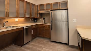 1 bedroom, in-room safe, desk, laptop workspace