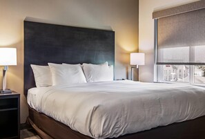 Skrivebord, arbejdsområde til bærbare computere, mørklægningsgardiner