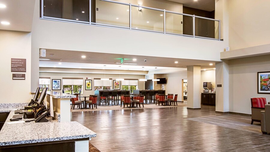 Comfort Suites Wooster near University Campus