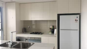 Apartment, 2 Bedrooms | Private kitchen