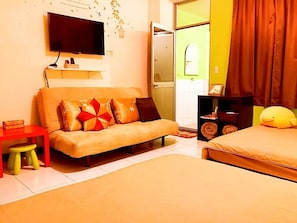 Family Room (4B) | Desk, blackout drapes, soundproofing, free WiFi