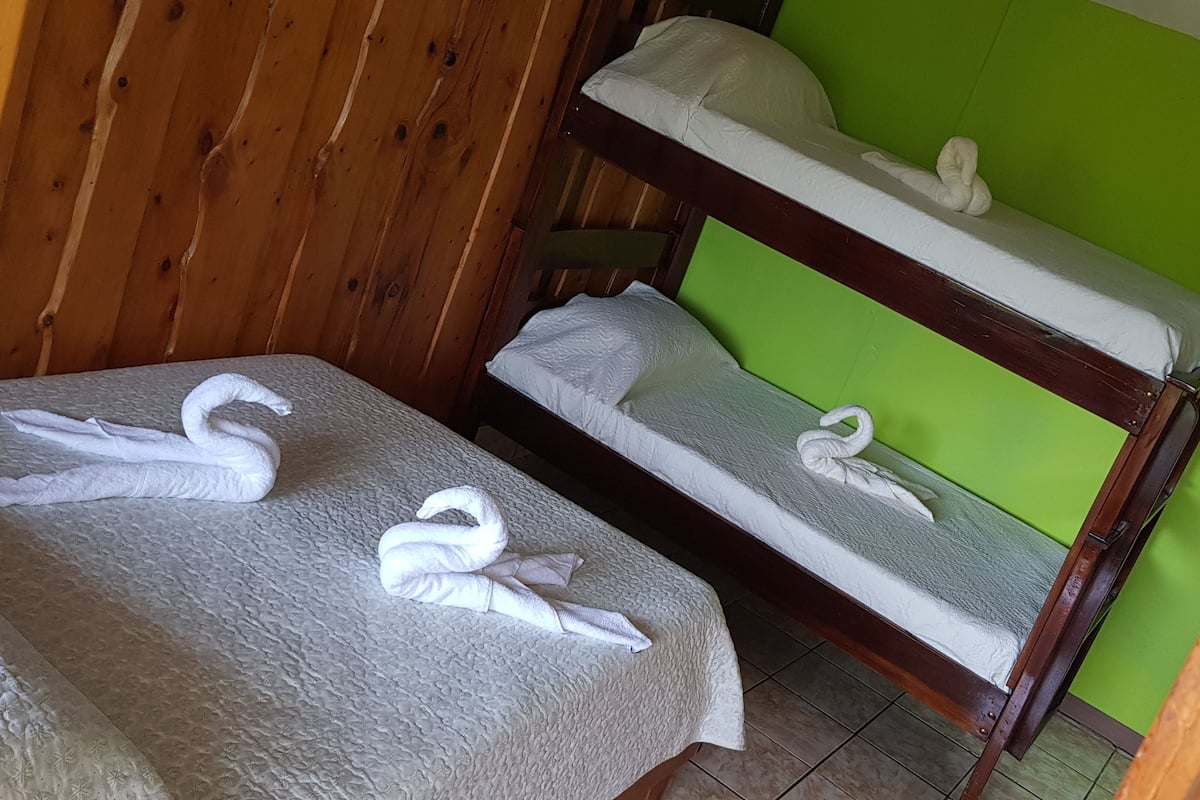 Iron/ironing board, free WiFi, bed sheets