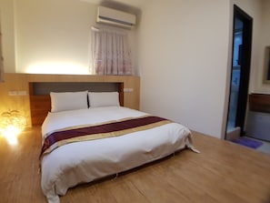 Standard Double Room (303) - Tainan Yi Zhan (Tainan)