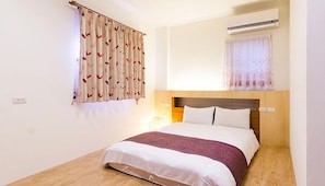 Standard Double Room (303) - Tainan Yi Zhan (Tainan)