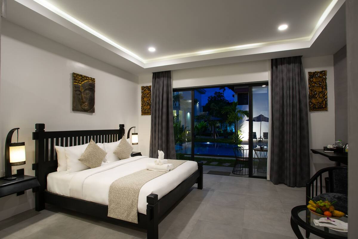 Premium bedding, minibar, in-room safe, individually decorated