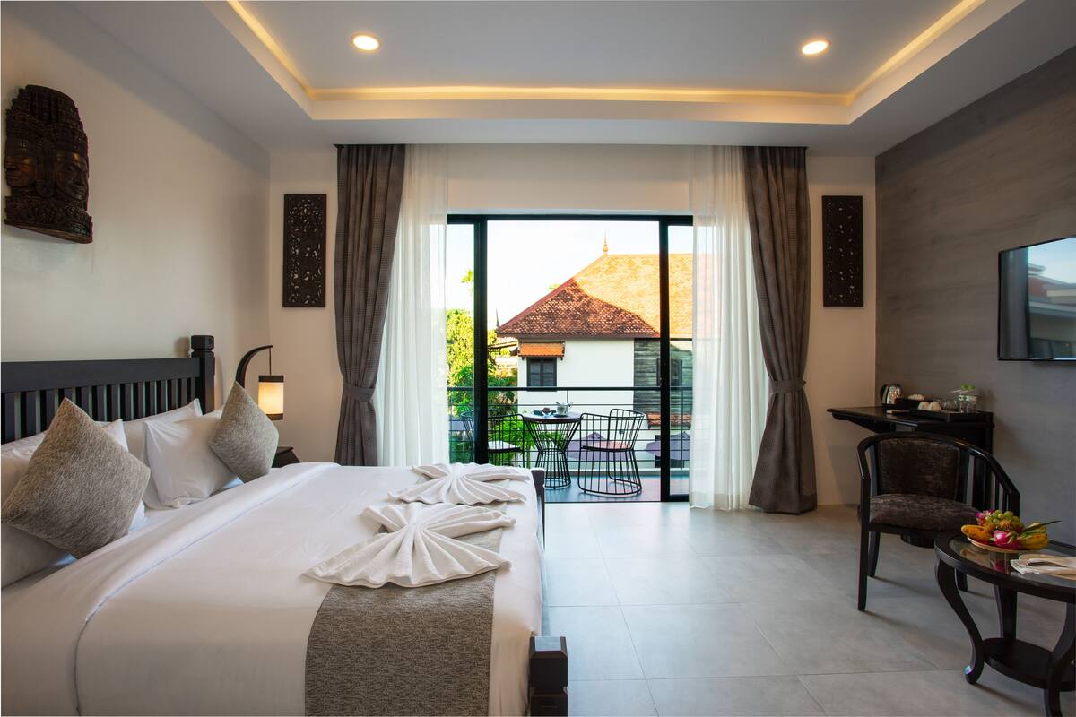 Premium bedding, minibar, in-room safe, individually decorated