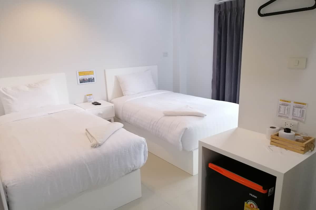 Cortinas blackout, tabla de planchar con plancha y wifi gratis
