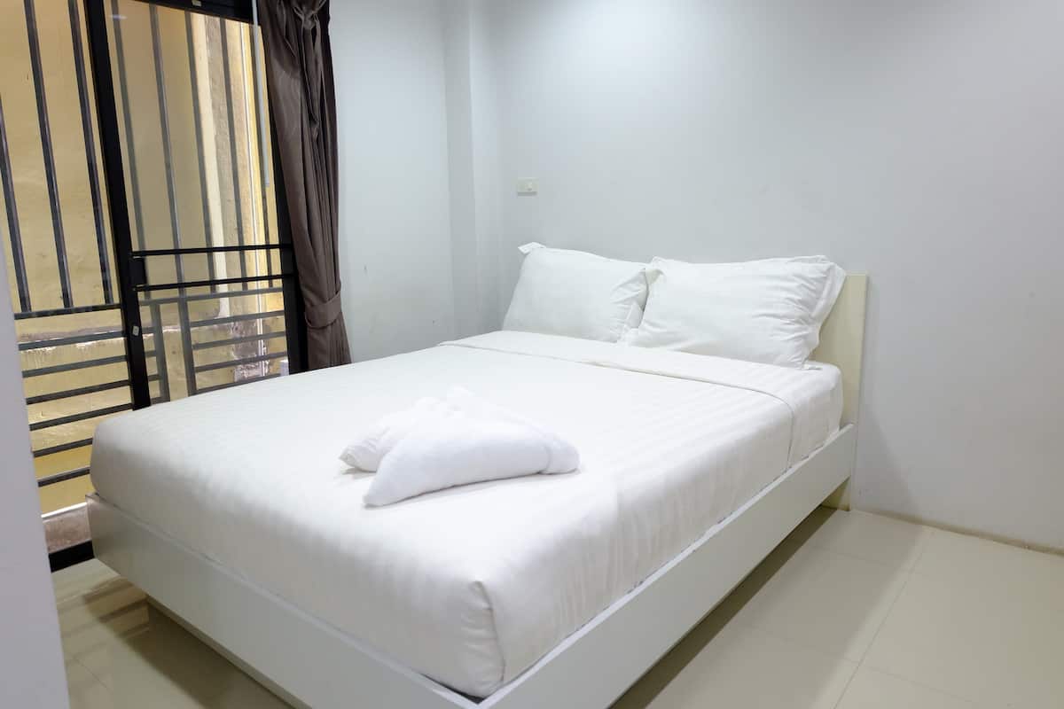 Habitación doble estándar, para no fumadores | Cortinas blackout, tabla de planchar con plancha y wifi gratis