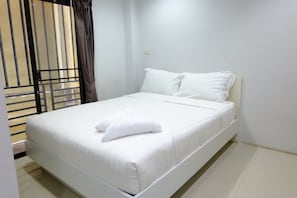 Standard Double Room, Non Smoking | Blackout curtains, iron/ironing board, free WiFi - Kaocharoen Place (Surat Thani)