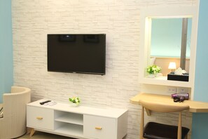 Superior Double Room | 1 bedroom, premium bedding, desk, soundproofing - Good Time Warm Home (Tainan)