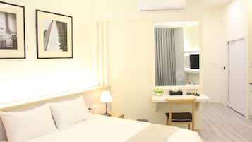 1 bedroom, premium bedding, desk, soundproofing