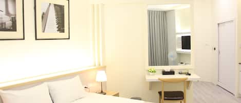 Classic Double Room | 1 bedroom, premium bedding, desk, soundproofing