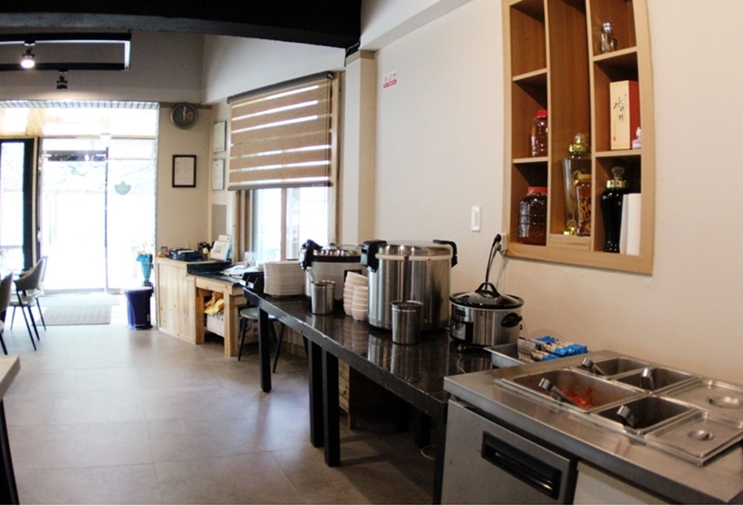 Morgenmadsbuffet hver dag (7500 KRW pr. person)