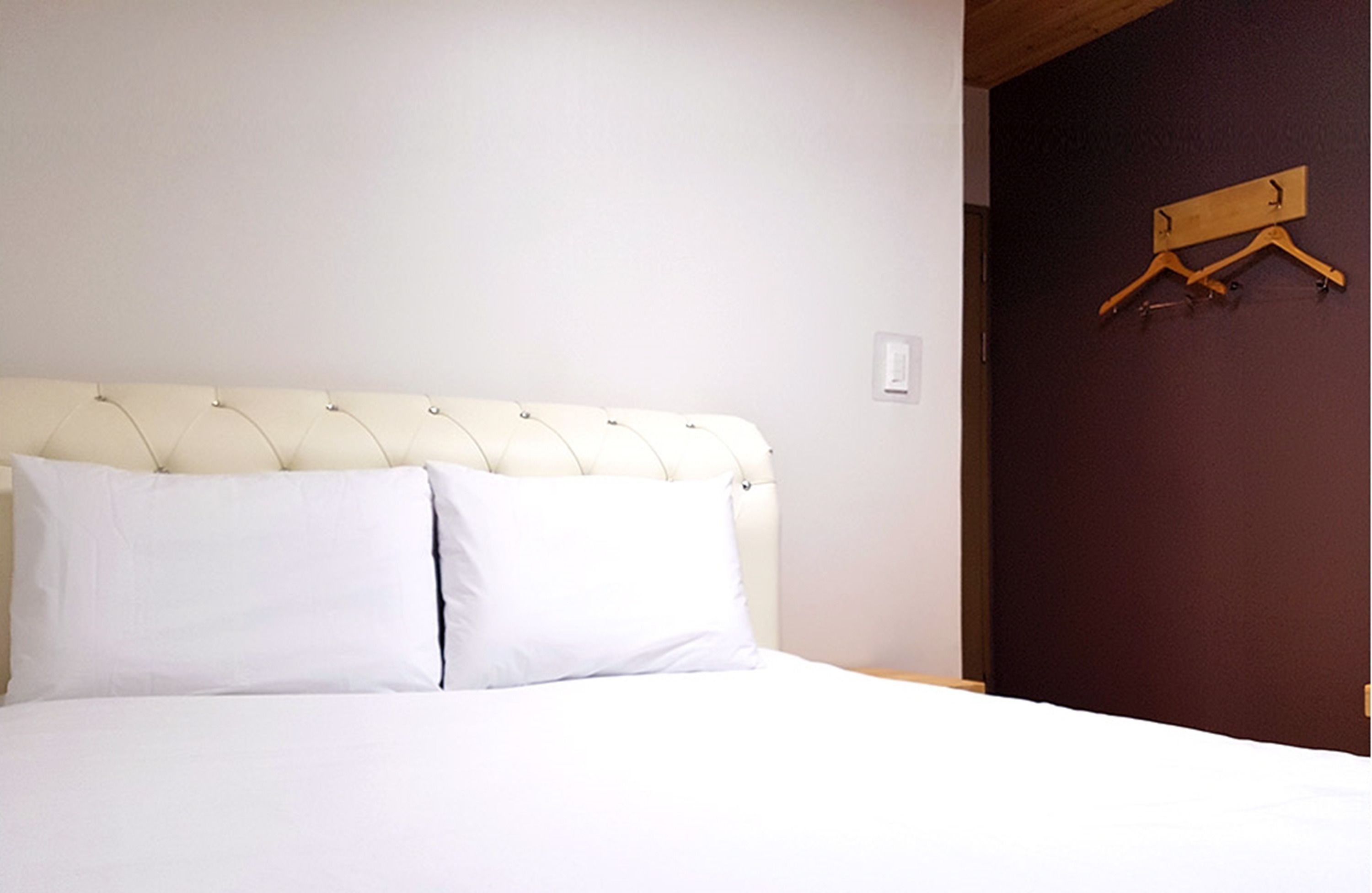 double room | soundproofing, free wifi, bed sheets, wheelchair access