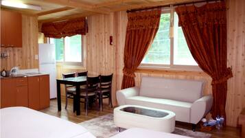 Deluxe Twin Room | Room amenity