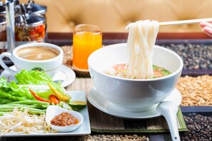 Free daily local cuisine breakfast - Sinouk Coffee Resort (Paksong)