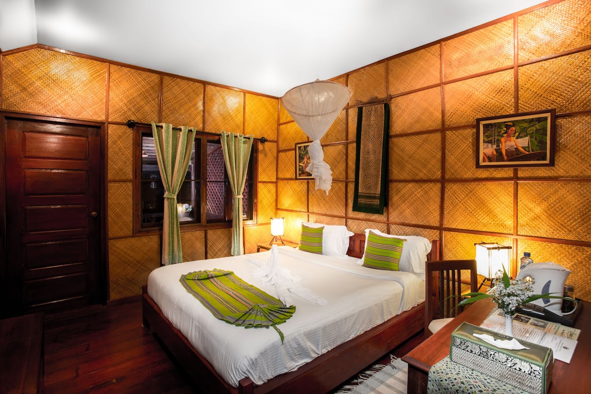 Chambre supérieure, 1 lit double ou 2 lits jumeaux | Décor unique, ameublement unique, bureau, accès au Wi-Fi (inclus)