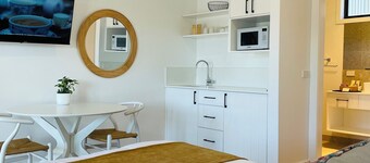 Fox on the Run - Motel Kilmore