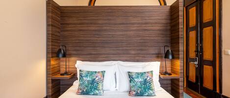 In-room safe, iron/ironing board, free WiFi, bed sheets