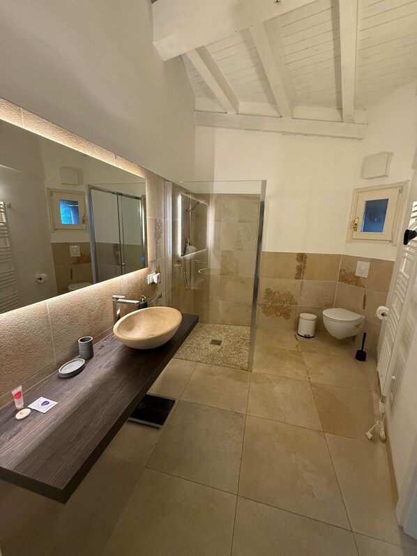 Shower, towels - Casa Cortili Summer Lake view (Tremosine)