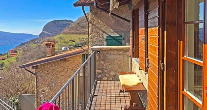 Casa Cortili Summer Lake view