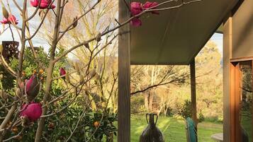 Romantic Villa, 1 King Bed, Bathtub, Valley View | Garden view