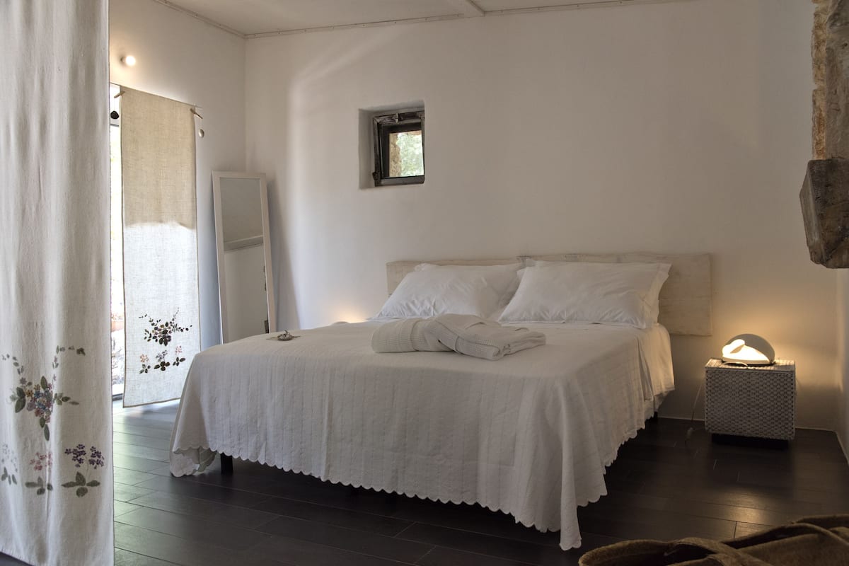 Studio Design, vue parc (Casa di Ravel) | 1 chambre, minibar, coffres-forts dans les chambres